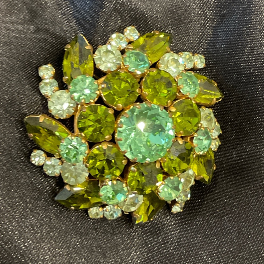 Austrian Rhinestone Brooch - Picture 7 of 7